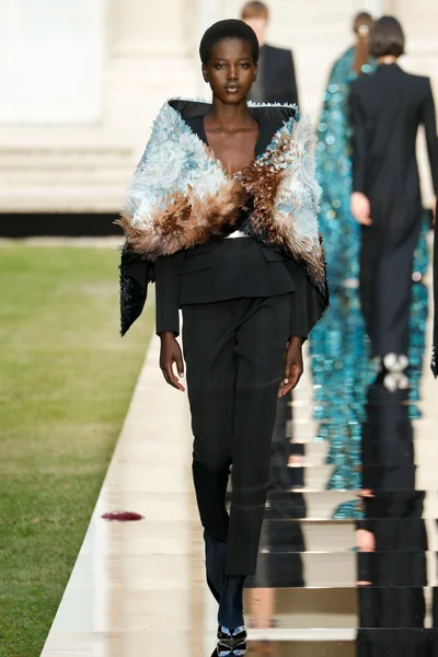 Look 23